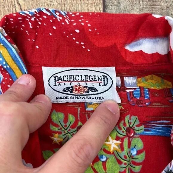 Pacific Legend Vintage Hawaiian Christmas Surfing Santa Button Down Shirt - Picture 6 of 7